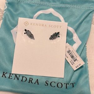 NWT- Kendra Scott Brook Studs